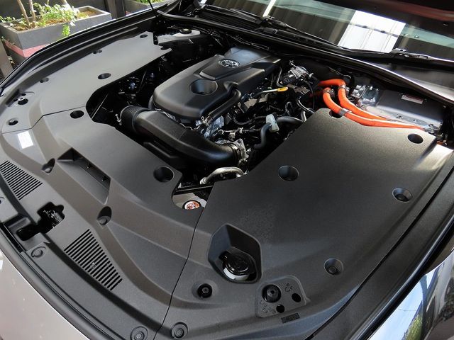 TOYOTA CROWN SEDAN HYBRID 2025 Image 31