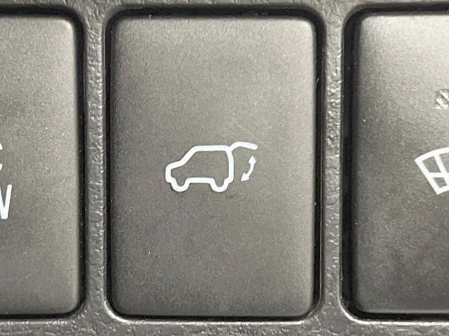 TOYOTA HARRIER HYBRID 2019 Image 31