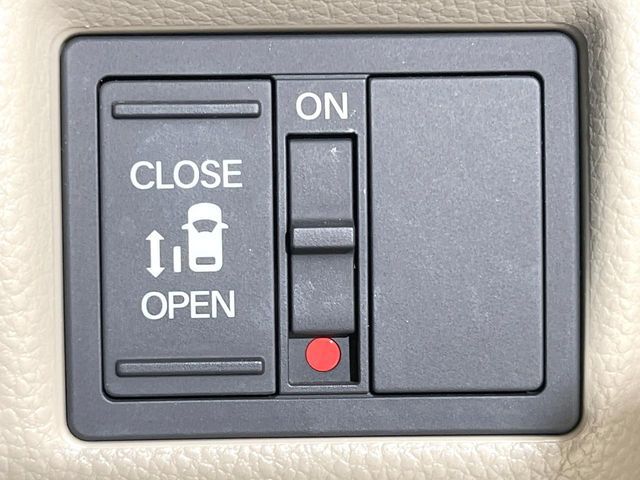 HONDA N BOX 2017 Image 31