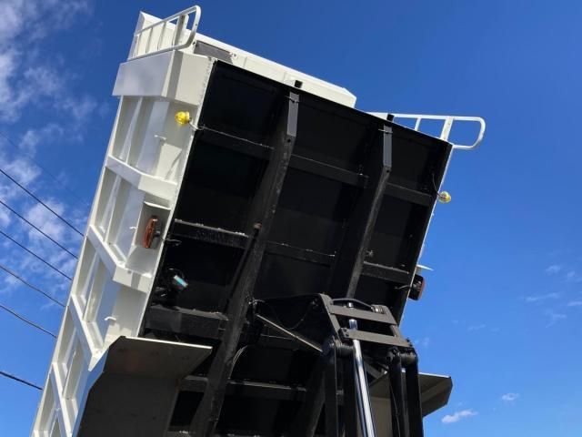 MITSUBISHI FUSOU SUPER GREAT 2024 Image 31