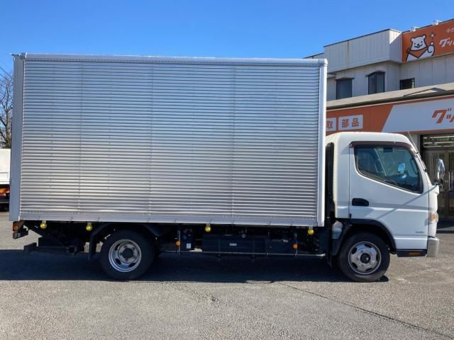 MITSUBISHI CANTER 2018 Image 31