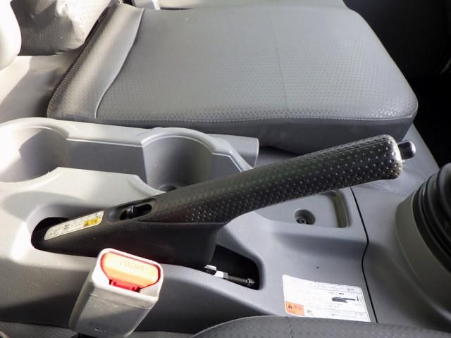 HINO DUTRO 2019 Image 31