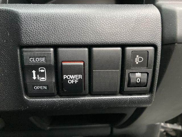 NISSAN LAFESTA 2015 Image 31