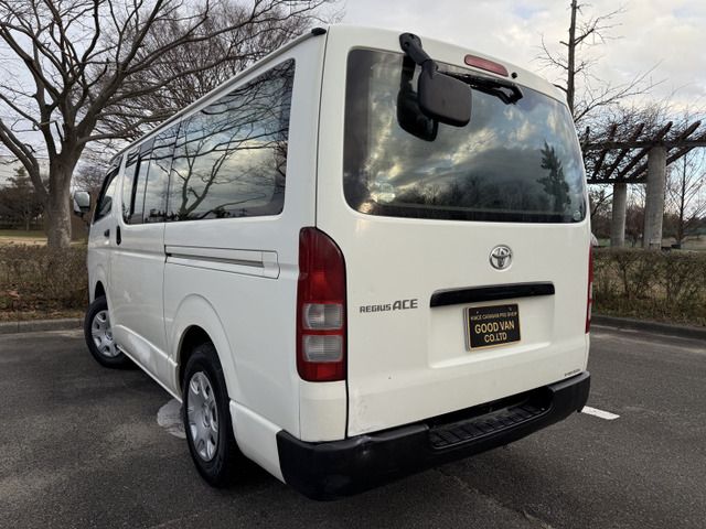 TOYOTA HIACE VAN 4WD 2013 Image 31