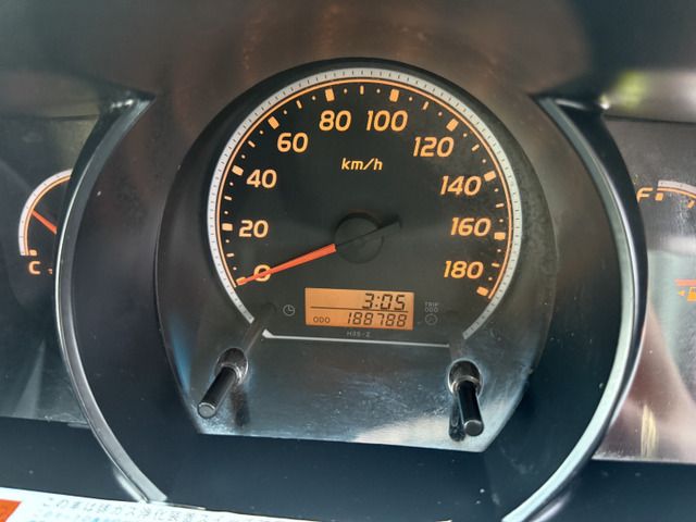 TOYOTA HIACE VAN 4WD 2013 Image 31