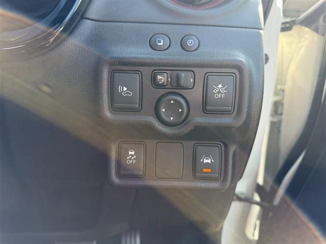 NISSAN NOTE 2017 Image 31