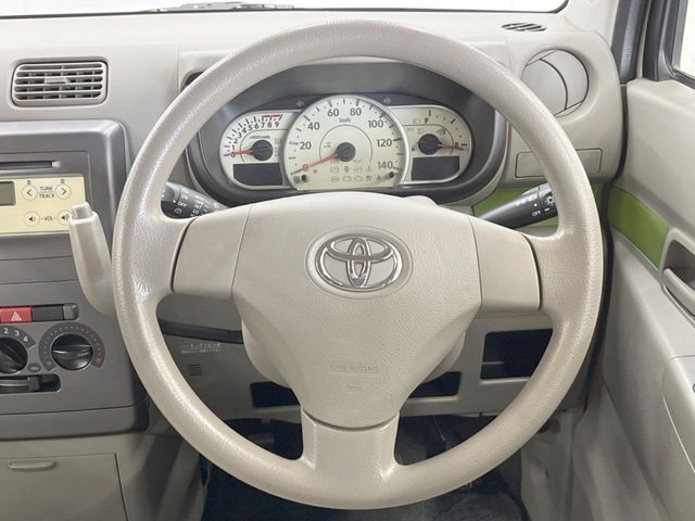 TOYOTA PIXIS SPACE 2015 Image 31