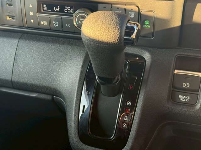 HONDA N BOX CUSTOM 2024 Image 31