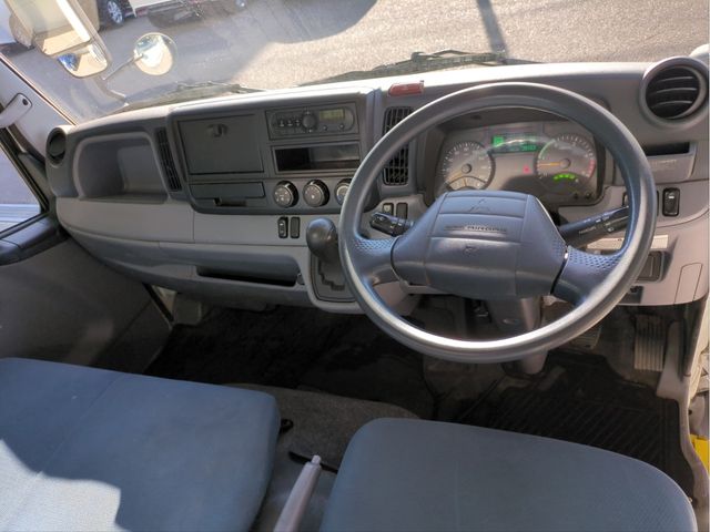 MITSUBISHI CANTER 2016 Image 31