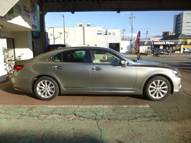 TOYOTA LEXUS LS460 2015 Image 31