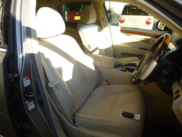 TOYOTA LEXUS LS460 2015 Image 31