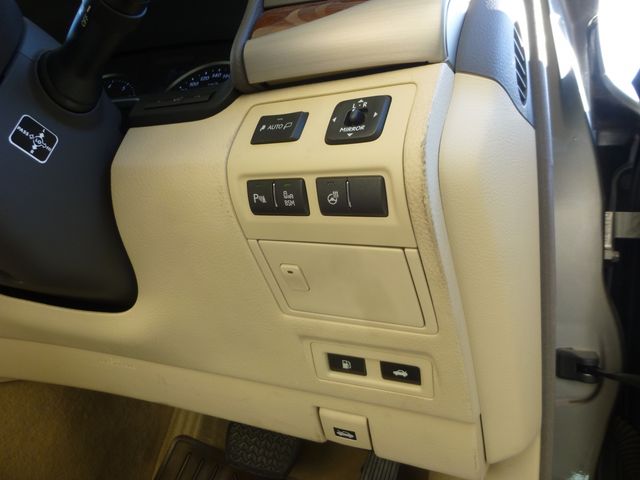 TOYOTA LEXUS LS460 2015 Image 31