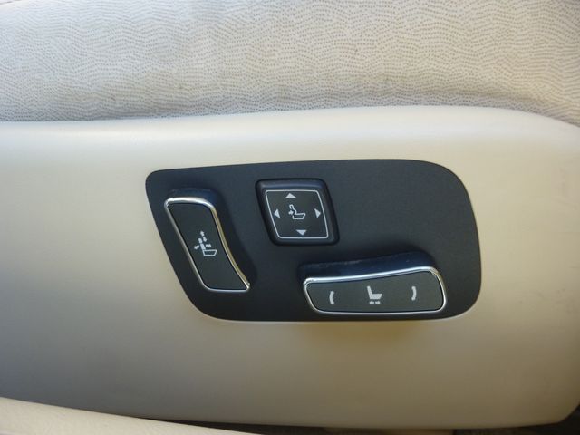 TOYOTA LEXUS LS460 2015 Image 31