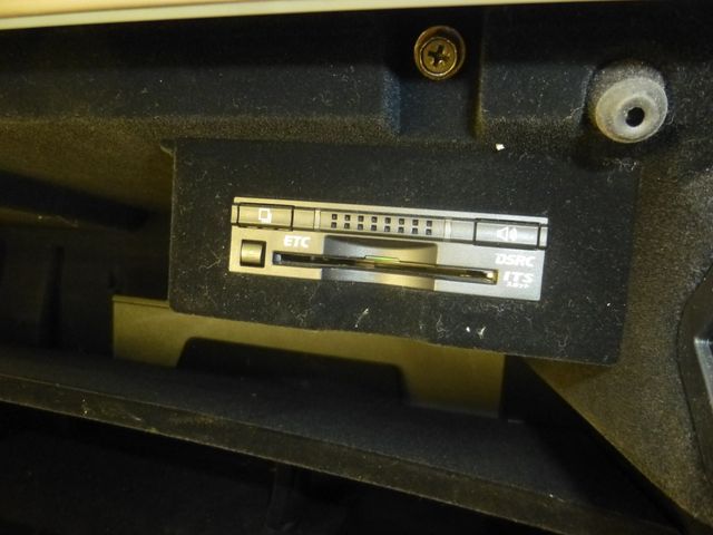 TOYOTA LEXUS LS460 2015 Image 31