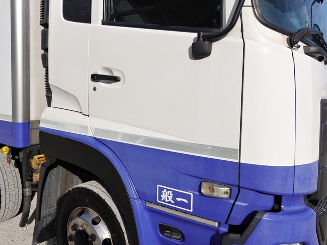 NISSAN DIESEL QUON 2018 Image 31