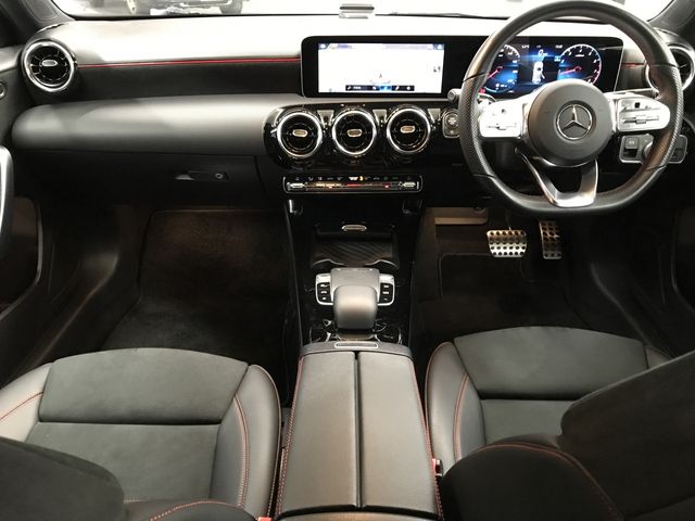 MERCEDES BENZ A CLAS 2018 Image 31