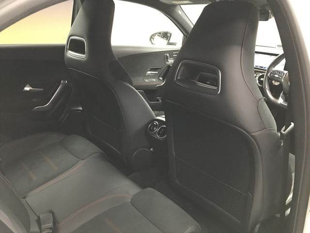 MERCEDES BENZ A CLAS 2018 Image 31