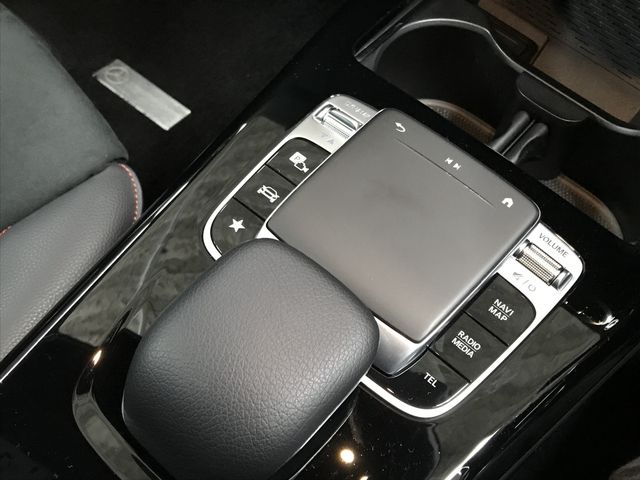 MERCEDES BENZ A CLAS 2018 Image 31