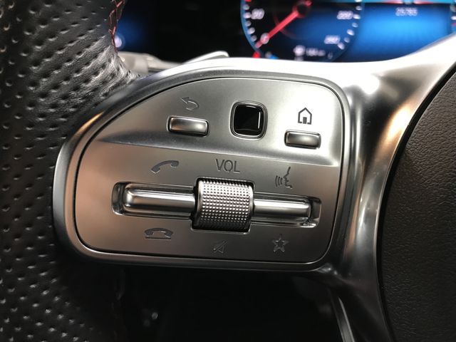 MERCEDES BENZ A CLAS 2018 Image 31