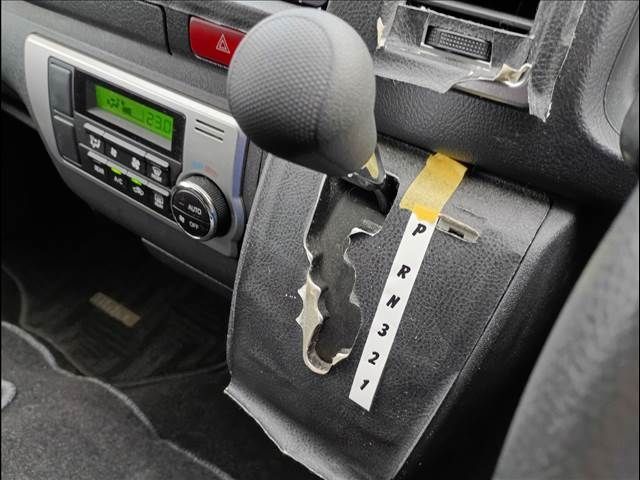 TOYOTA HIACE VAN 4WD 2014 Image 31