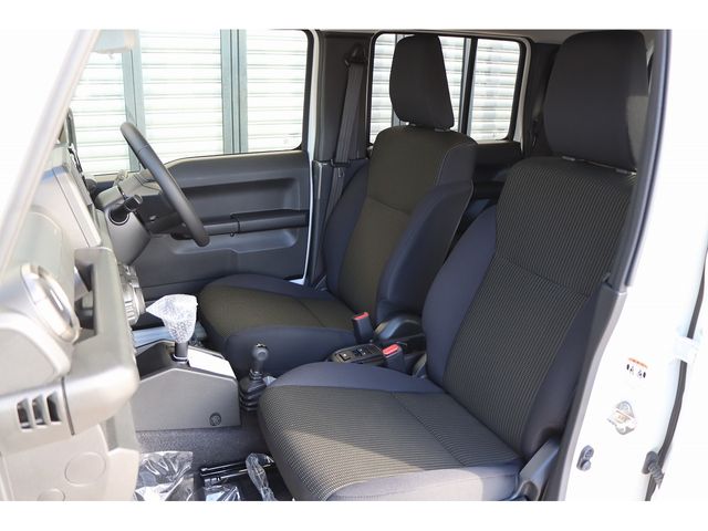 SUZUKI JIMNY NOMADE 2025 Image 31