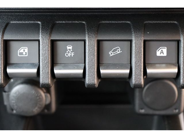 SUZUKI JIMNY NOMADE 2025 Image 31