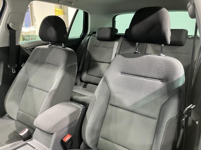 VOLKSWAGEN GOLF 2018 Image 31