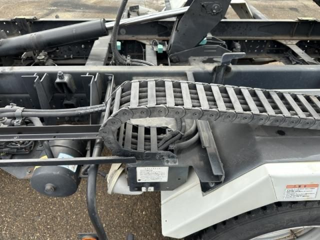 MITSUBISHI CANTER 2016 Image 31