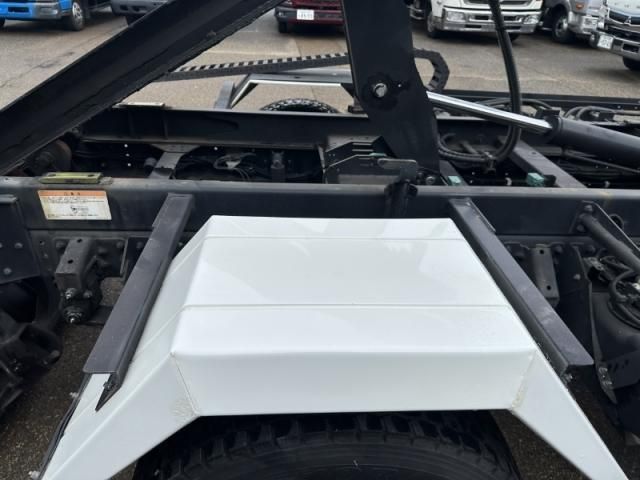 MITSUBISHI CANTER 2016 Image 31