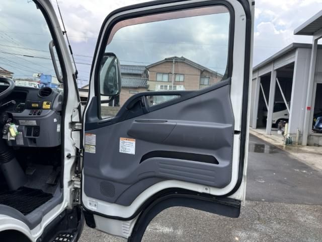 MITSUBISHI CANTER 2016 Image 31