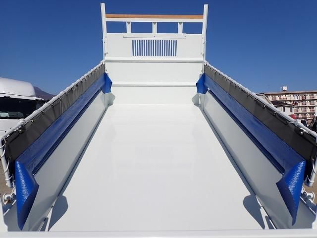 MITSUBISHI CANTER 2025 Image 31