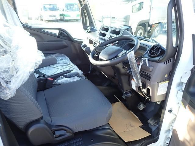 MITSUBISHI CANTER 2025 Image 31