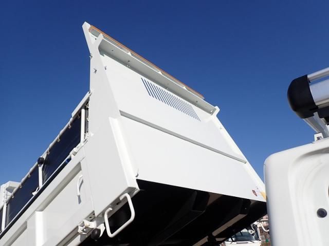 MITSUBISHI CANTER 2025 Image 31