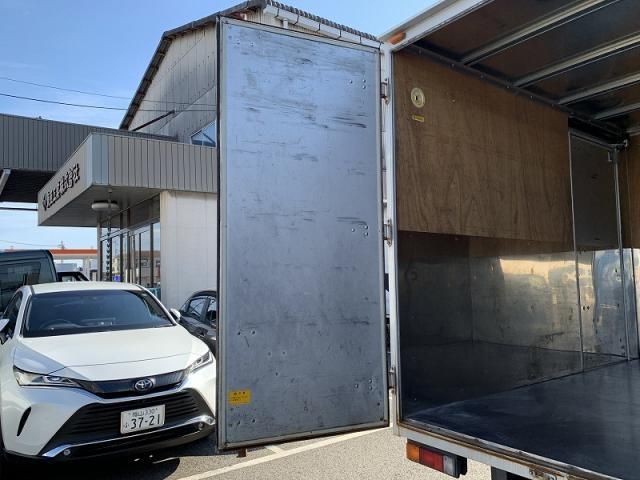 MITSUBISHI CANTER 2017 Image 31