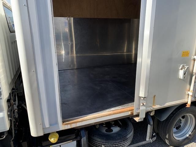 MITSUBISHI CANTER 2017 Image 31