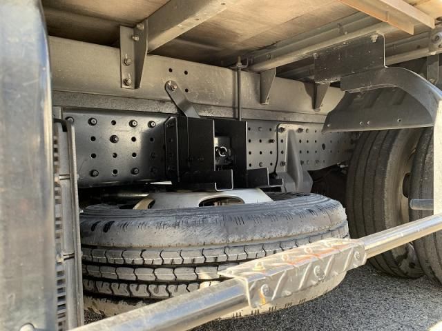 MITSUBISHI CANTER 2017 Image 31