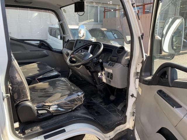 MITSUBISHI CANTER 2017 Image 31