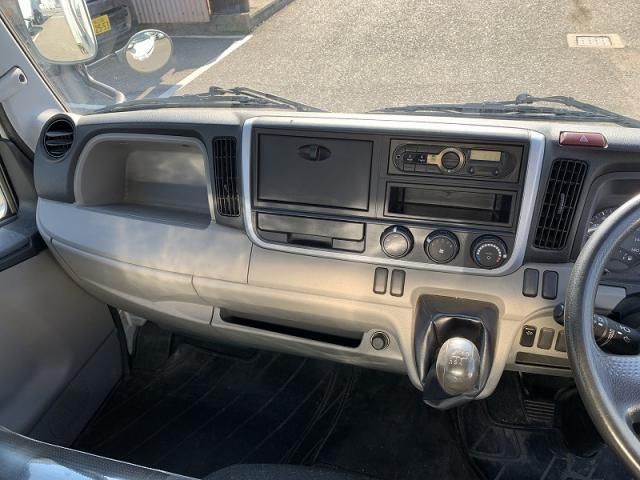 MITSUBISHI CANTER 2017 Image 31