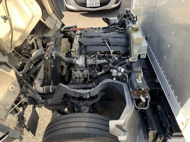 MITSUBISHI CANTER 2017 Image 31