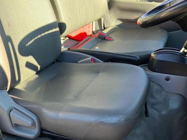 HINO DUTRO 2014 Image 31