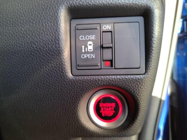 HONDA N BOX CUSTOM 2017 Image 31