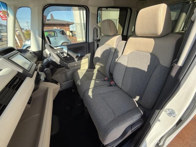 HONDA N BOX 2019 Image 31