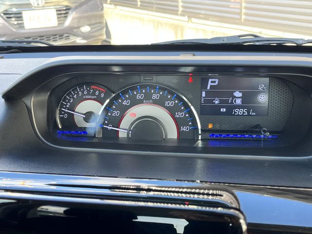 SUZUKI WAGON R STINGRAY 2018 Image 31