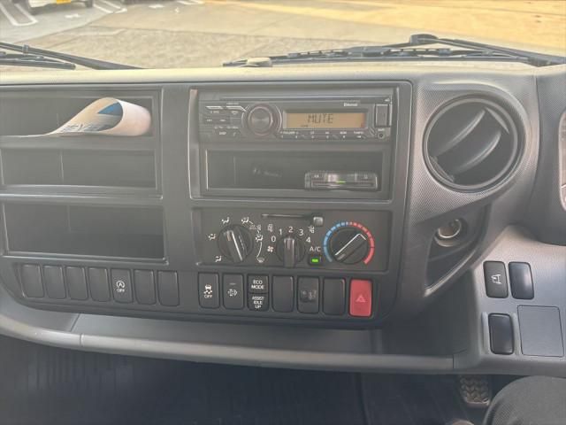 HINO DUTRO 2020 Image 31