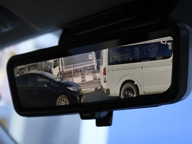 TOYOTA HIACE VAN 4WD 2025 Image 31