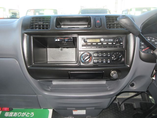 MAZDA BONGO VAN 2WD 2017 Image 31