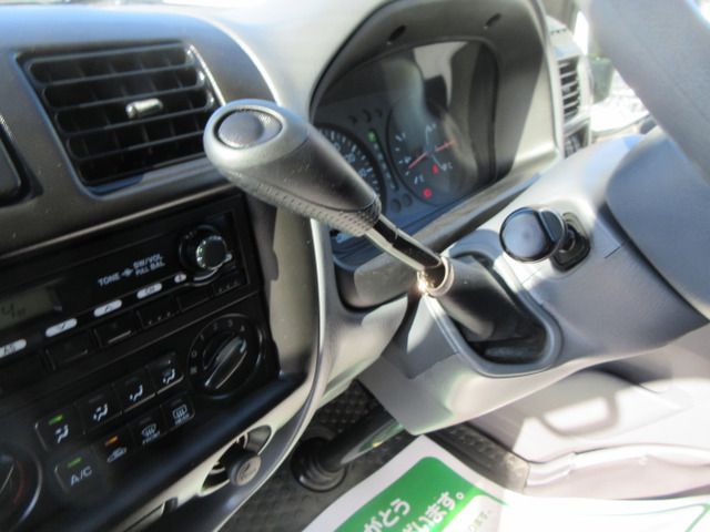 MAZDA BONGO VAN 2WD 2017 Image 31