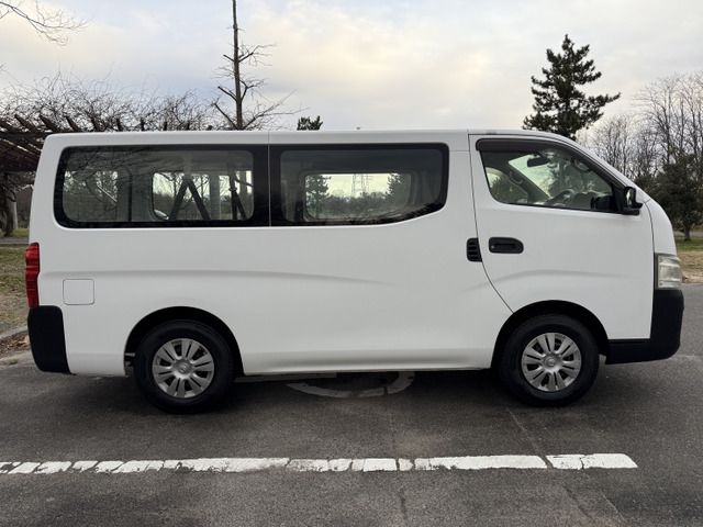 NISSAN NV350 CARAVAN 4WD 2015 Image 31