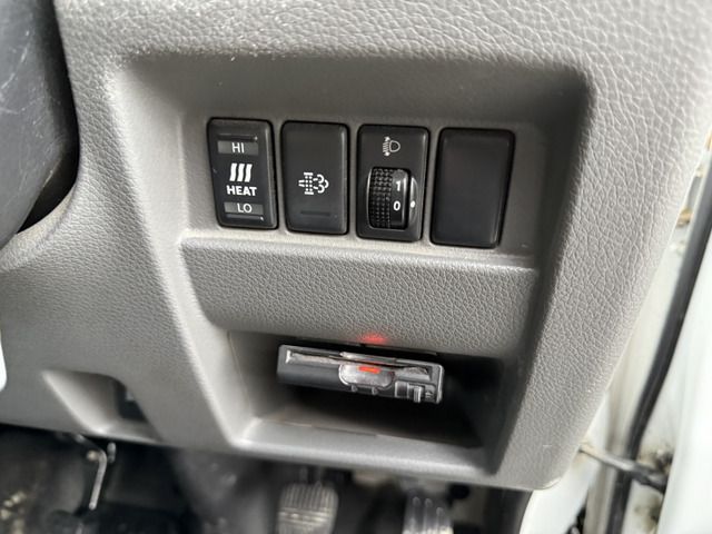 NISSAN NV350 CARAVAN 4WD 2015 Image 31