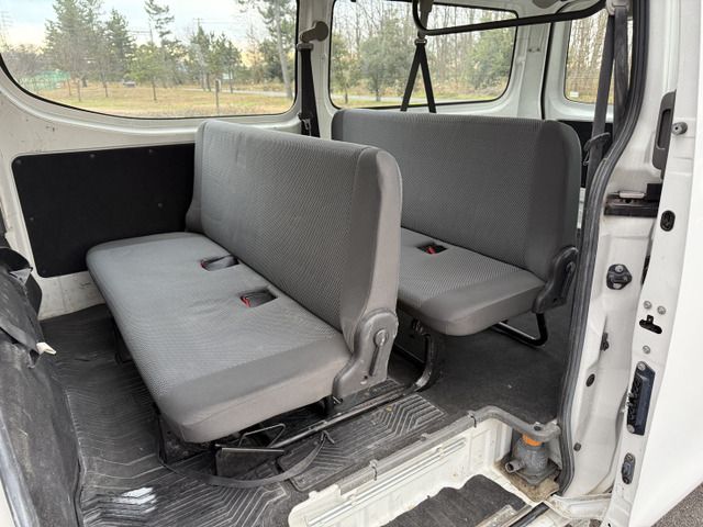 NISSAN NV350 CARAVAN 4WD 2015 Image 31